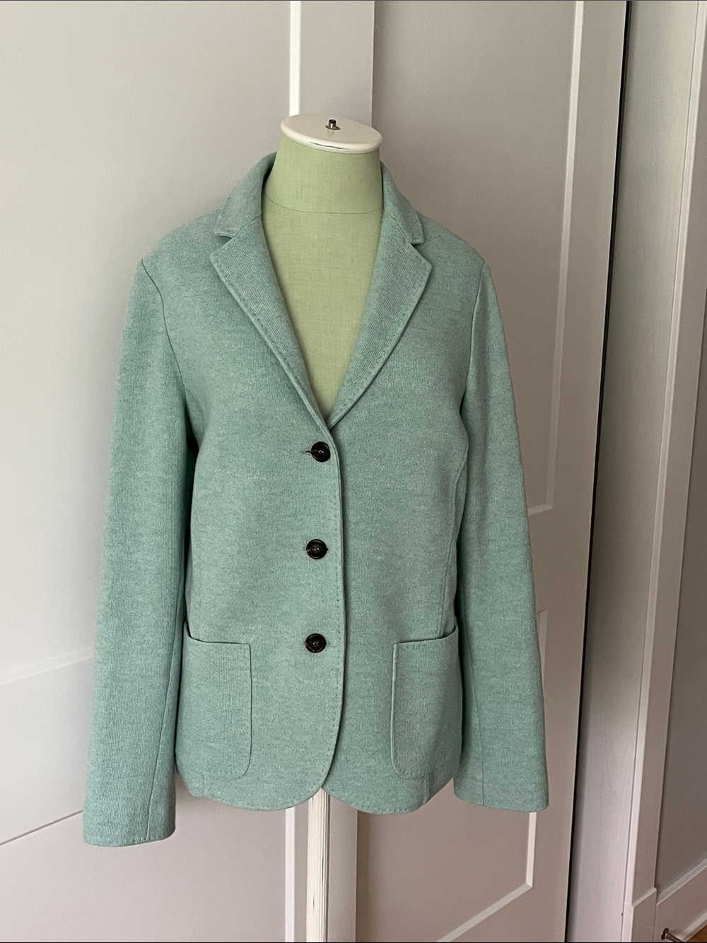 Tailored Mint Green Women's Single-Breasted Blazer